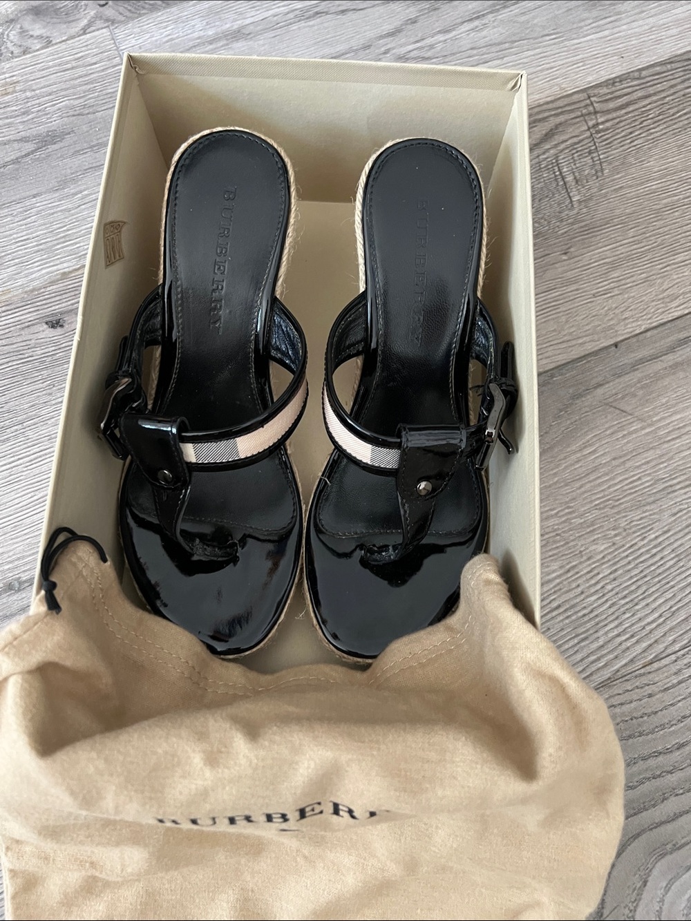 Burberry Black Patent Leather Thong Mules with Beige Check Strap
